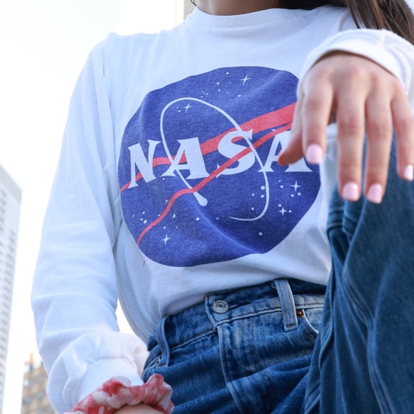 NASA Longsleeve crew neck size Small - Picture 1 of 2